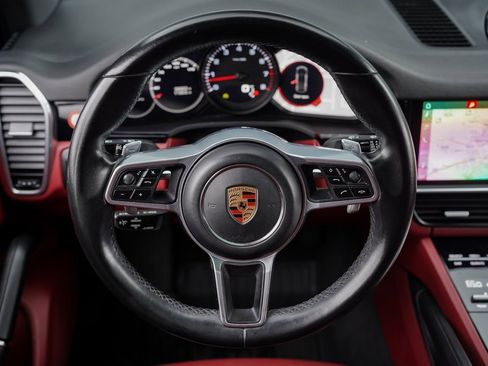Used 2020 Porsche Cayenne image 26