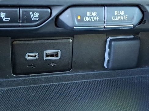 Certified 2023 Chevrolet Tahoe High Country AWD/4WD image 27