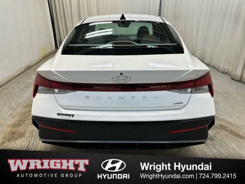 New 2026 Hyundai Elantra Blue image 5