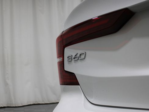 Used 2024 Volvo S60 B5 Plus FWD image 29