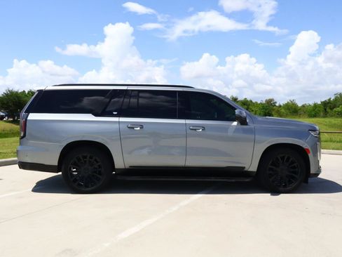 Used 2023 Cadillac Escalade ESV Premium Luxury w/ Performance Package AWD/4WD image 6