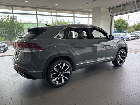 Used 2025 Volkswagen Atlas Cross Sport SEL Premium R-Line AWD/4WD image 8