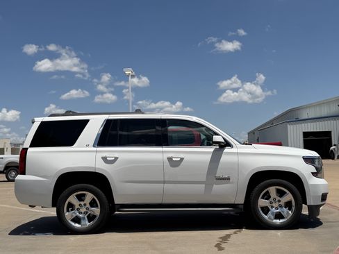 Used 2015 Chevrolet Tahoe LT w/ Luxury Package RWD image 8