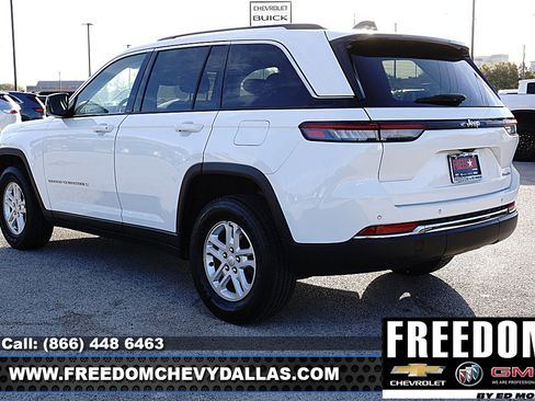 Used 2024 Jeep Grand Cherokee Laredo image 35