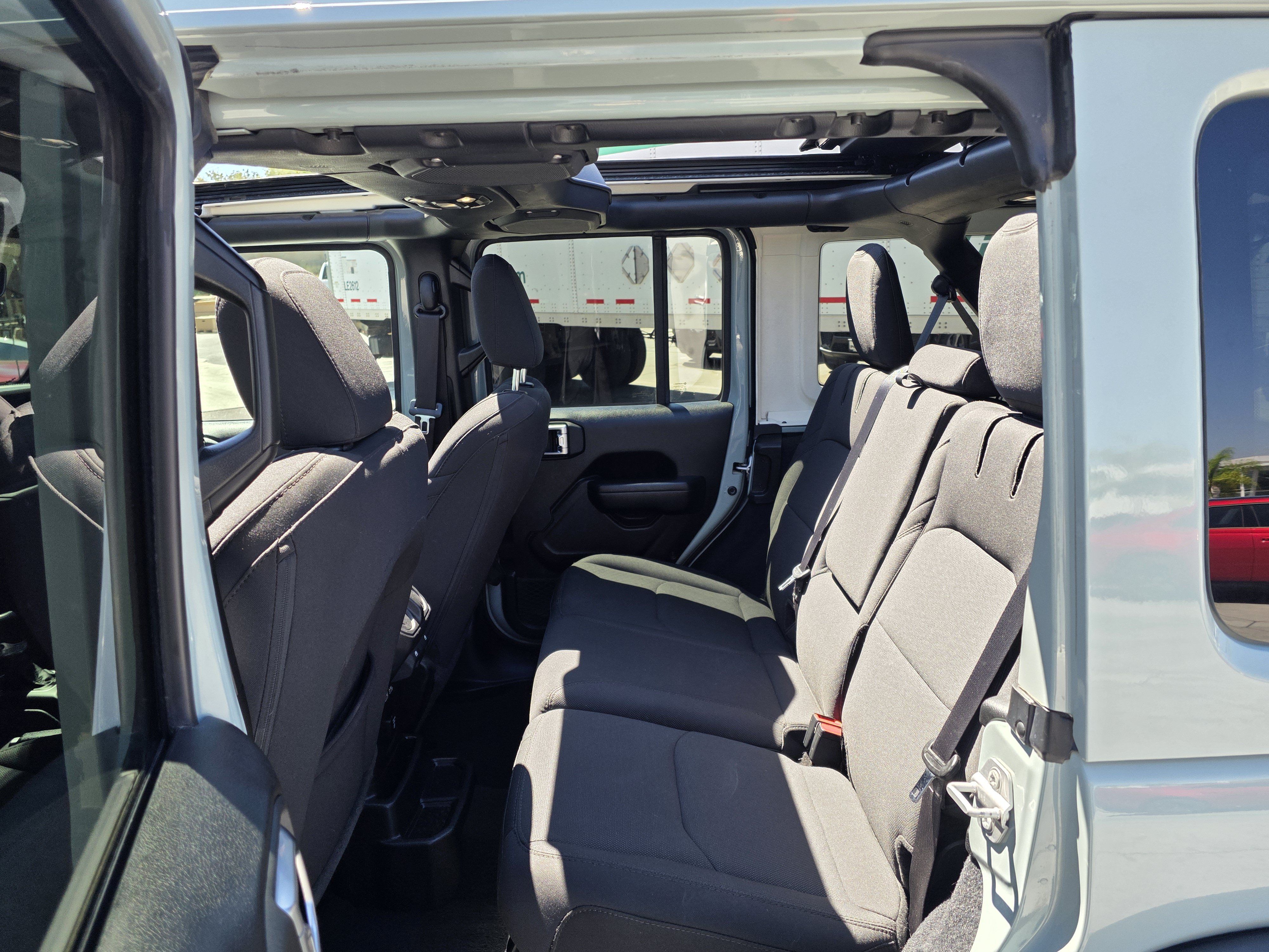 Certified 2023 Jeep Wrangler Unlimited w/ Sun & Screen Package AWD/4WD image 10