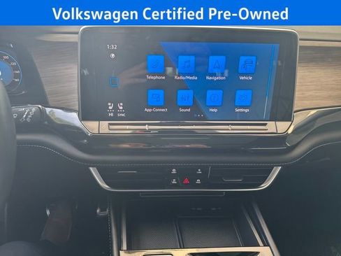 Certified 2024 Volkswagen Atlas SEL Premium R-Line image 21