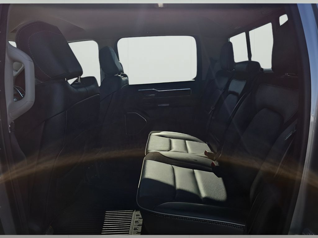 Used 2022 RAM 1500 Laramie AWD/4WD image 9