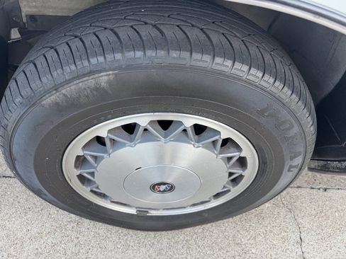 Used 1995 Buick Le Sabre Custom image 27