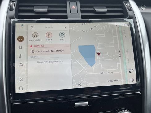 New 2025 Land Rover Discovery Metropolitan Edition image 25