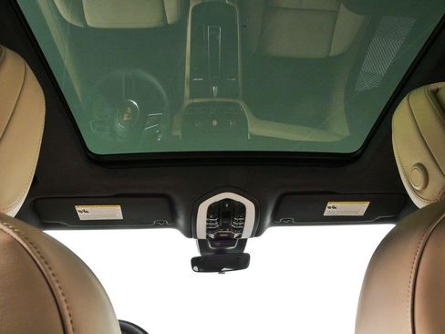 Certified 2026 Porsche Macan Turbo AWD/4WD image 20