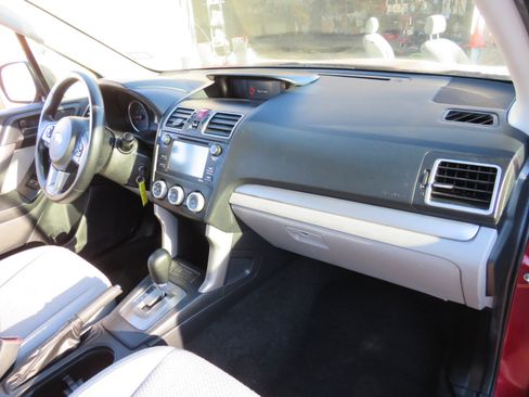 Used 2018 Subaru Forester 2.5i w/ Alloy Wheel Package image 22