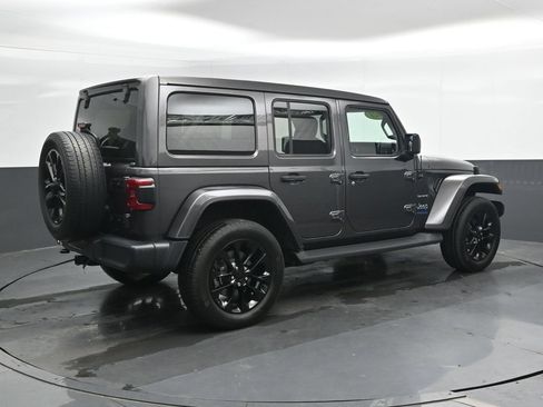 Used 2021 Jeep Wrangler Unlimited Sahara w/ Cold Weather Group AWD/4WD image 2