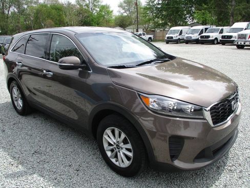 Used 2020 Kia Sorento LX AWD/4WD image 7
