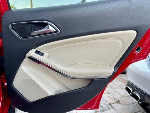 Used 2018 Mercedes-Benz GLA 250 image 35