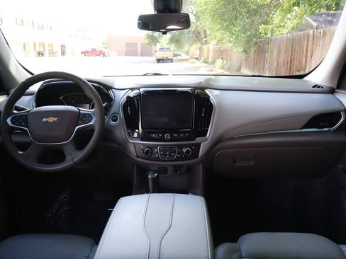 Used 2018 Chevrolet Traverse Premier AWD/4WD image 16
