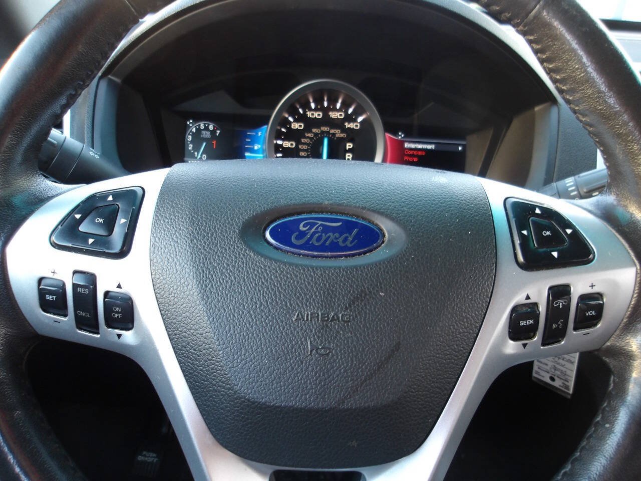 Used 2014 Ford Explorer XLT w/ Equipment Group 202A FWD image 17