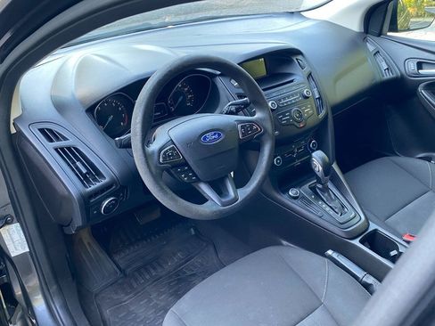 Used 2017 Ford Focus SE FWD image 12