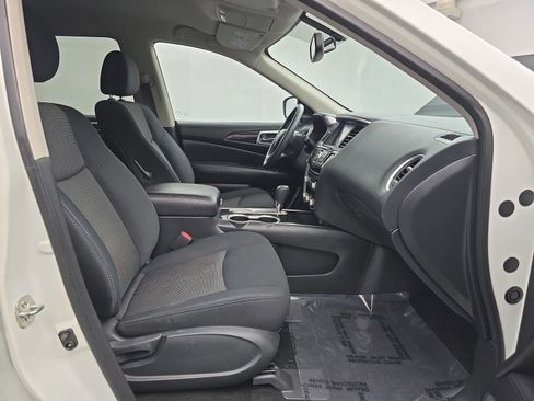 Used 2019 Nissan Pathfinder SV FWD image 40