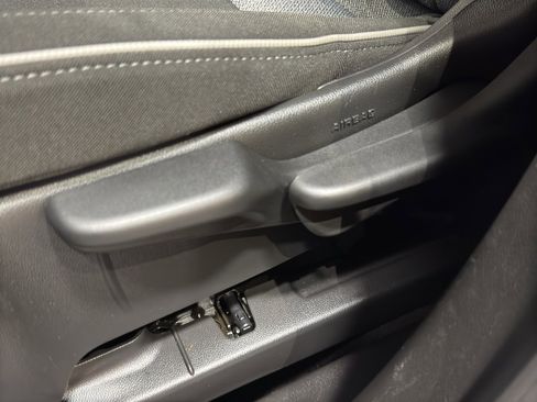 Used 2024 Chevrolet TrailBlazer LT w/ LT Cold Weather Package image 14