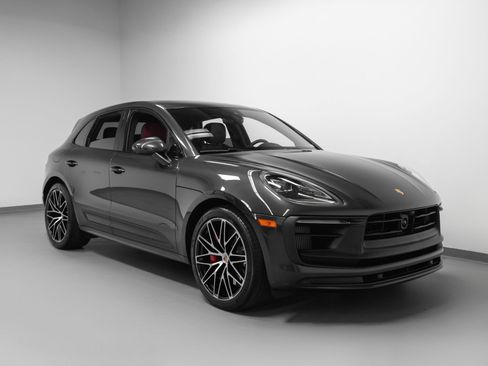 Certified 2024 Porsche Macan GTS w/ Premium Plus Package AWD/4WD image 10