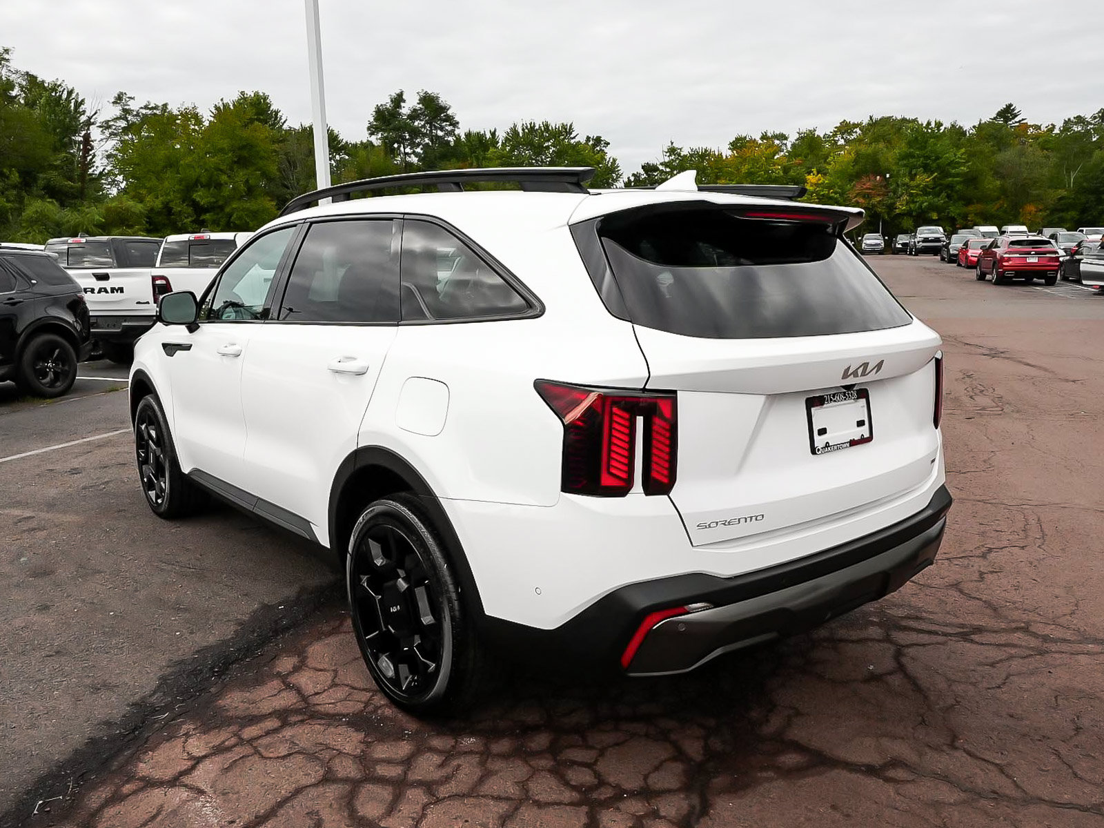 Used 2024 Kia Sorento SX AWD/4WD image 4