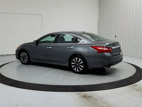 Used 2017 Nissan Altima 2.5 SL image 5