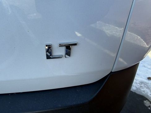 Used 2023 Chevrolet Traverse LT image 10