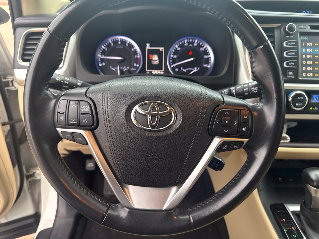 Used 2019 Toyota Highlander Limited FWD image 21