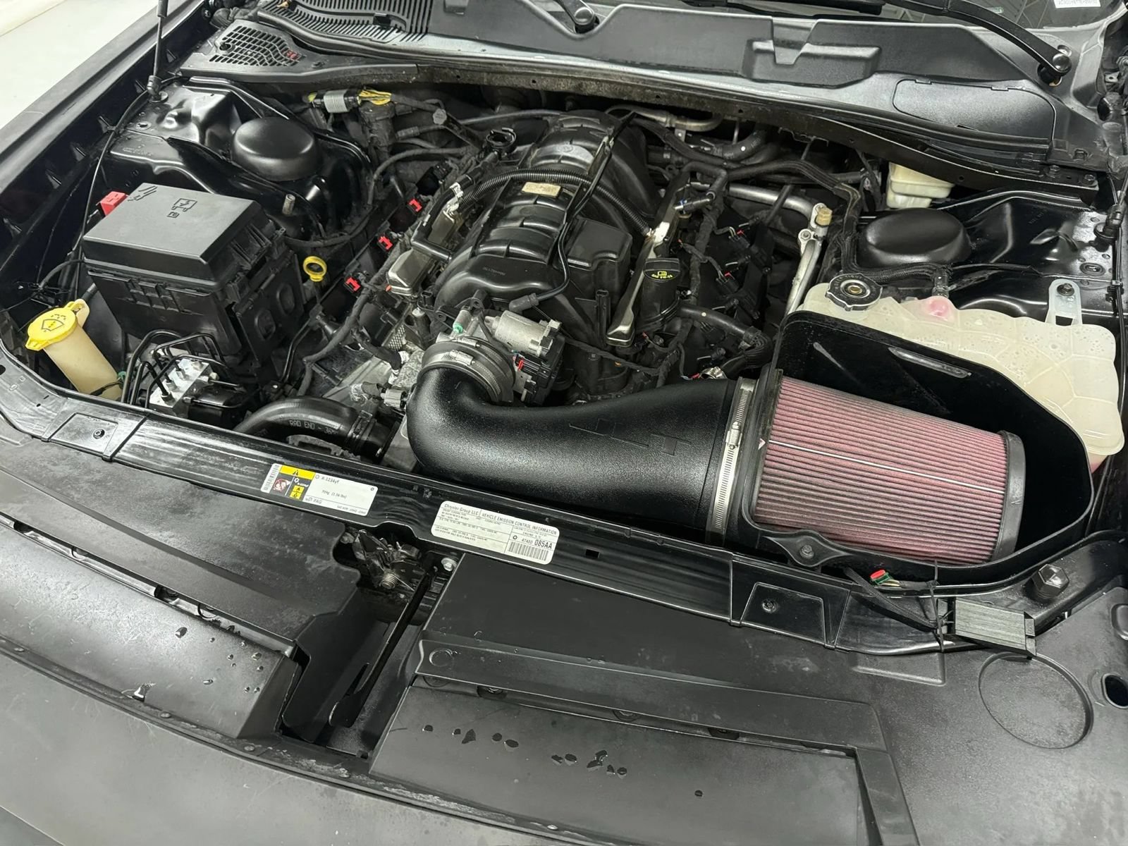 Used 2014 Dodge Challenger R/T w/ Blacktop Package RWD image 40