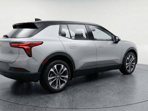 Used 2025 Chevrolet Equinox LT image 9