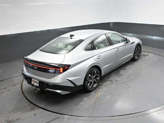 Used 2024 Hyundai Sonata SEL FWD image 31
