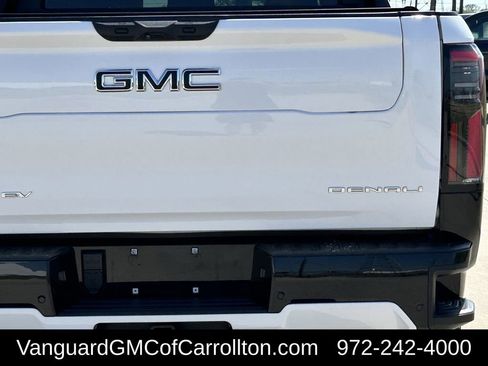 Used 2025 GMC Sierra EV Denali image 8