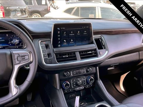 Used 2024 Chevrolet Tahoe Z71 w/ Luxury Package image 9