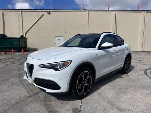 Used 2022 Alfa Romeo Stelvio Ti AWD/4WD image 1