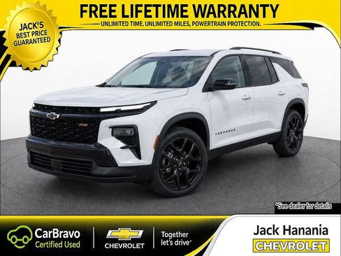 Used 2025 Chevrolet Traverse RS FWD image 2