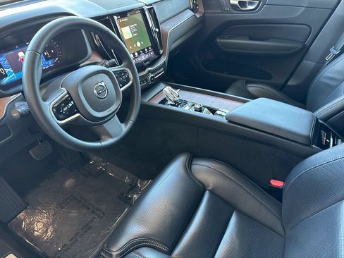 Certified 2023 Volvo XC60 B5 Ultimate AWD/4WD image 9