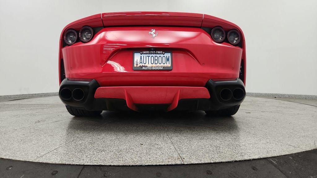 Used 2018 Ferrari 812 Superfast RWD image 21