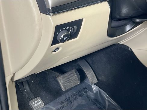 Used 2021 Jeep Grand Cherokee Limited AWD/4WD image 10