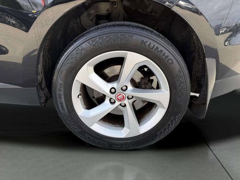 Used 2018 Jaguar F-PACE Premium image 20