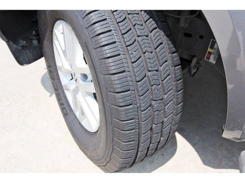 Certified 2018 Nissan Frontier SV RWD image 12