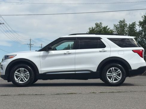 Certified 2022 Ford Explorer XLT w/ Equipment Group 202A AWD/4WD image 5
