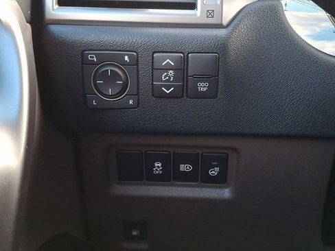 Used 2023 Lexus GX 460 Premium w/ Accessory Package AWD/4WD image 28