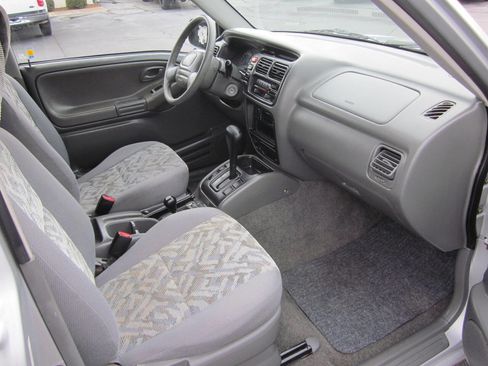 Used 2000 Suzuki Vitara JLX image 13