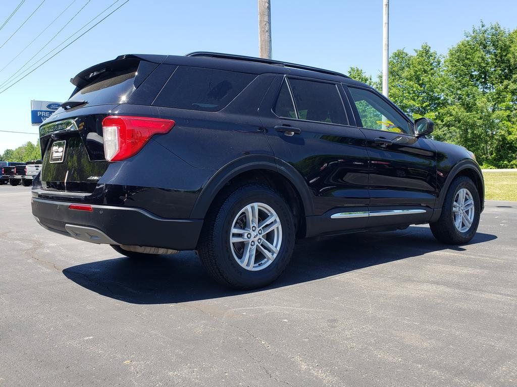Used 2023 Ford Explorer XLT w/ Equipment Group 202A AWD/4WD image 5