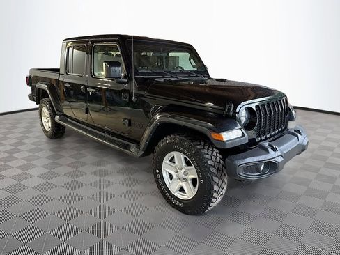 Used 2022 Jeep Gladiator Sport AWD/4WD image 4