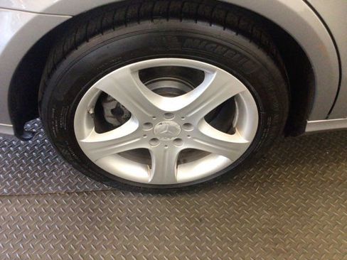 Used 2014 Mercedes-Benz E 350 4MATIC Sedan image 26
