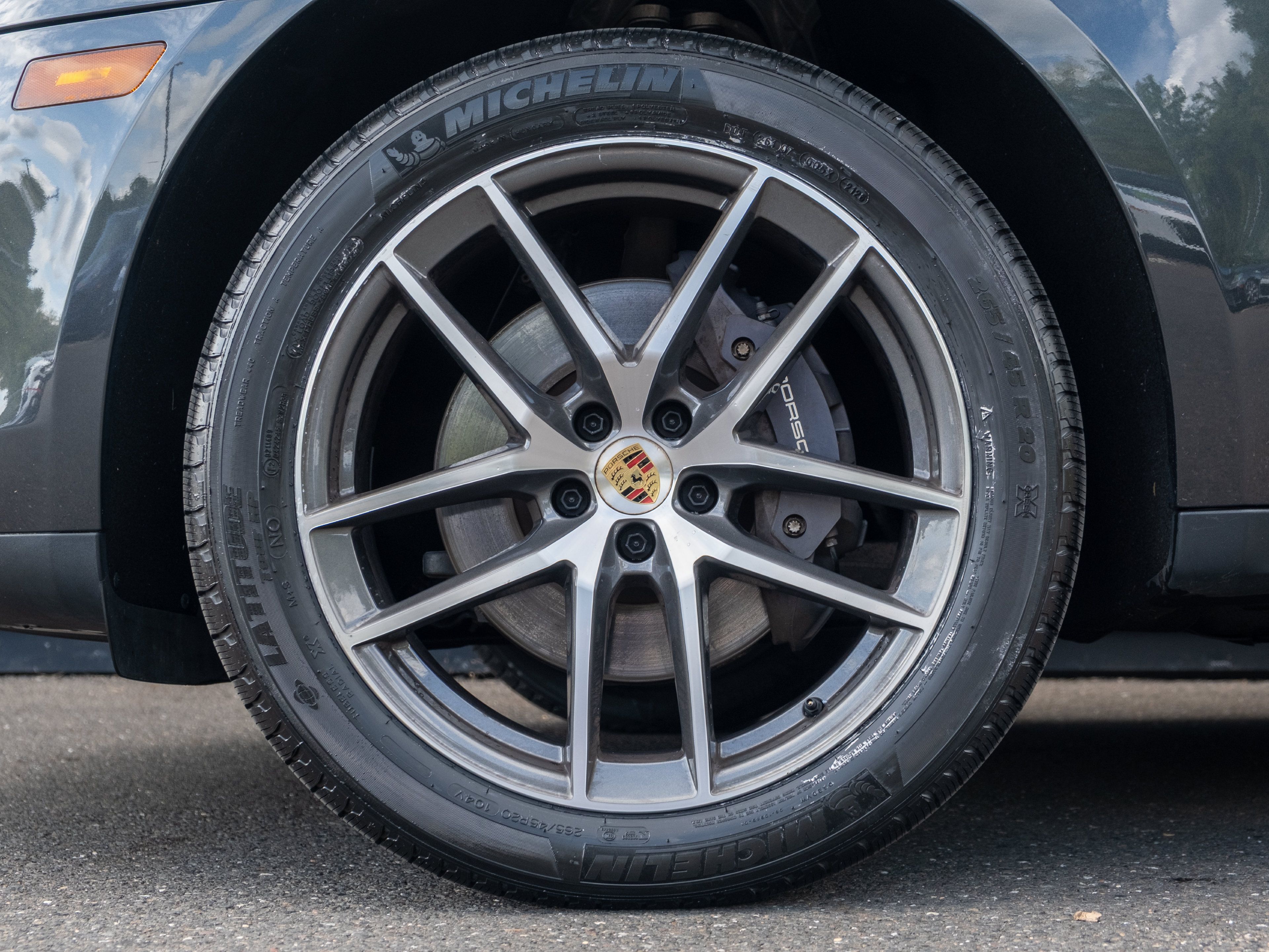 Used 2023 Porsche Macan AWD/4WD image 12