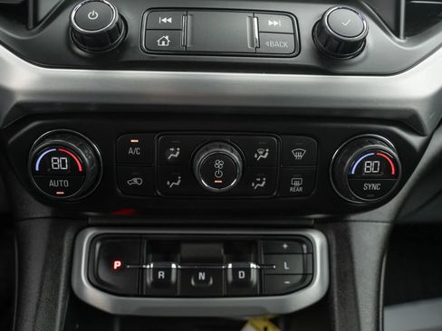 Used 2022 GMC Acadia SLT w/ LPO, Floor Liner Package image 26