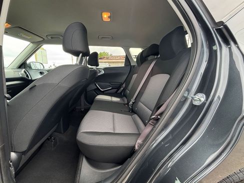 Used 2025 Kia Soul LX w/ LX Technology Package image 36