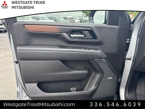 Used 2025 GMC Yukon Denali AWD/4WD image 9
